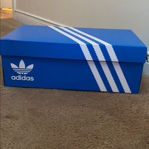 ALL WHITE SUPERSTAR ADDIDAS